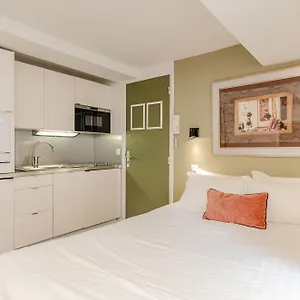 Parisian L Bellan Apartment Paris